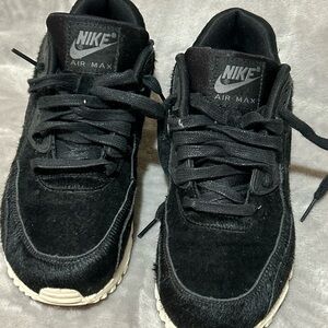 Nike Air Max women’s Black Sneakers